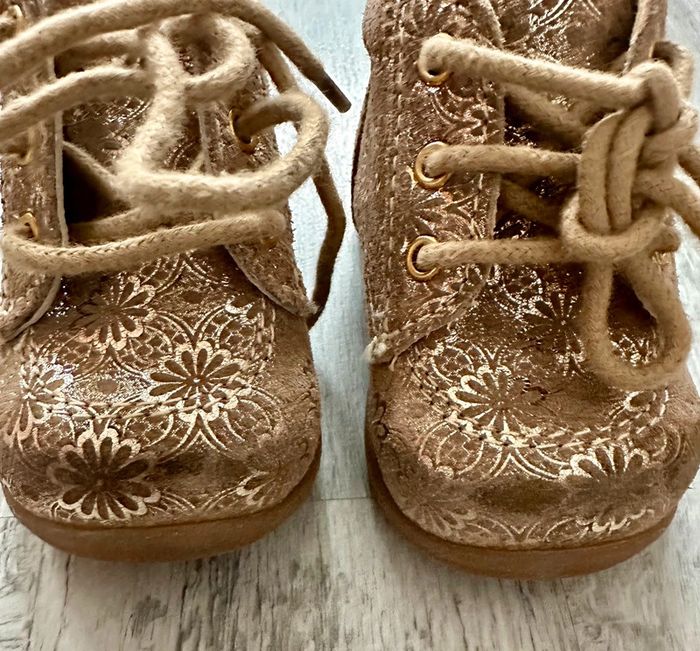 Chaussures fille. - photo numéro 2