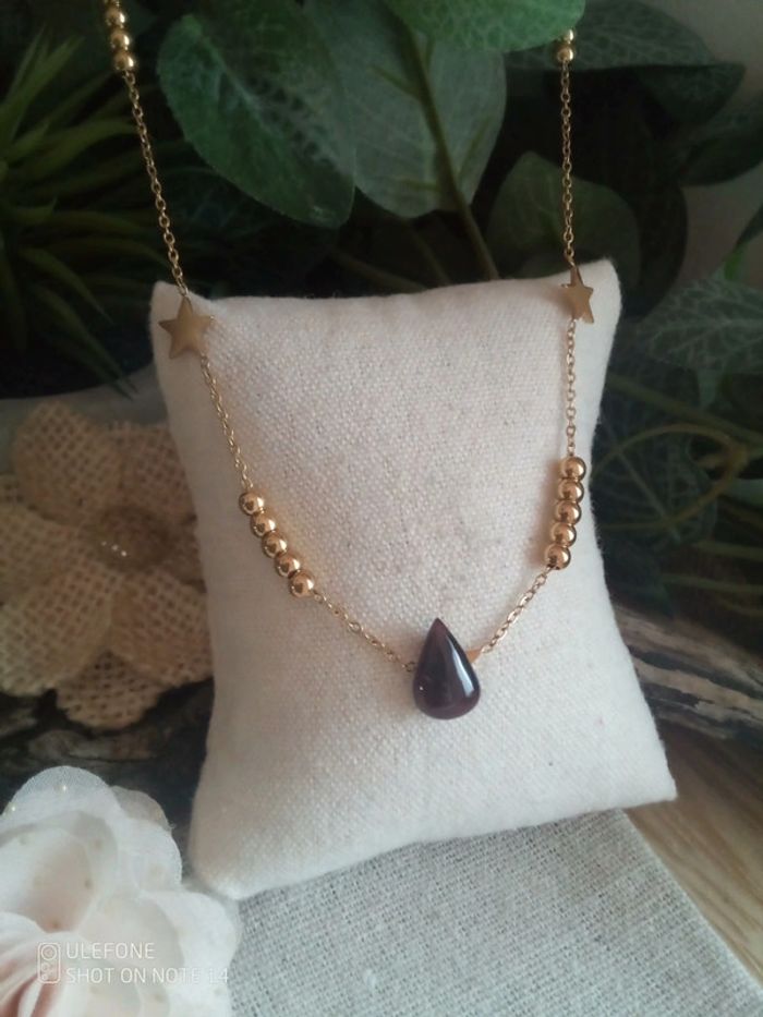 Collier etoilé pendentif pierre de grenat goutte