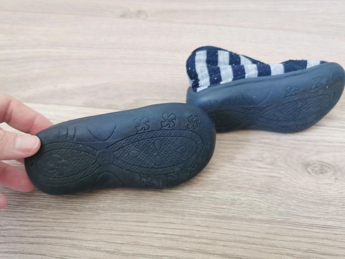 Chaussons taille 20 - photo numéro 5