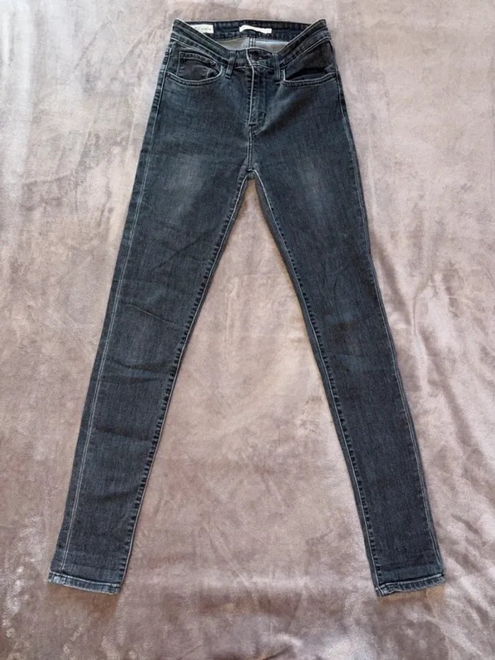 Jean gris LEVI’S femme taille 36 en très bon état. - photo numéro 6