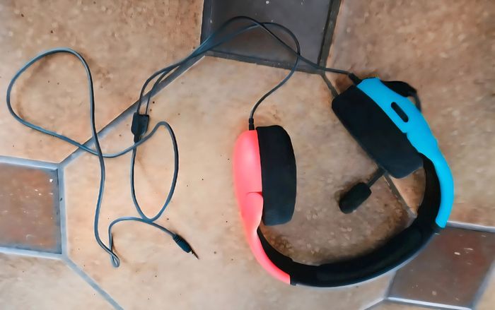 Casque filaire switch et sa sacoche de transport - photo numéro 3