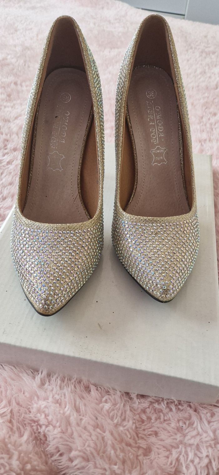 Chaussures à talons brillante 38 - photo numéro 4