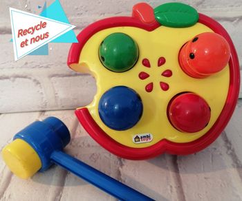 Jouets d éveil tap tap pomme  ambi toys