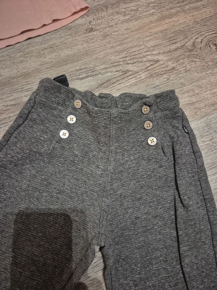 Pantalon gris à pont Obaibi et tee shirt manches longues rose - photo numéro 3