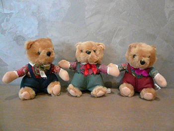 Lot de 3 nounours en tissu neuf