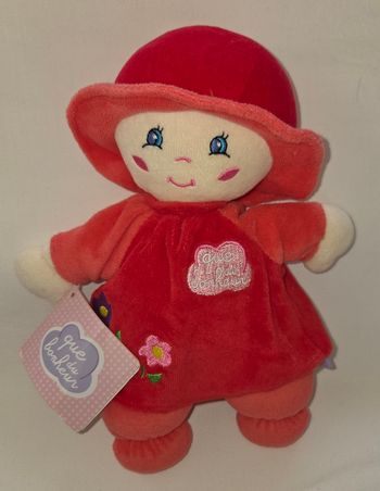 Doudou poupée choupette chiffon rouge - Robe fleurs - Chapeau- Que du bonheur