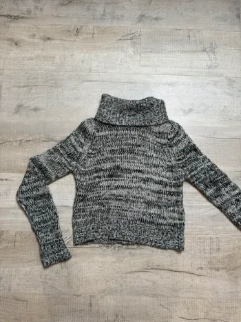 Pull col roulé