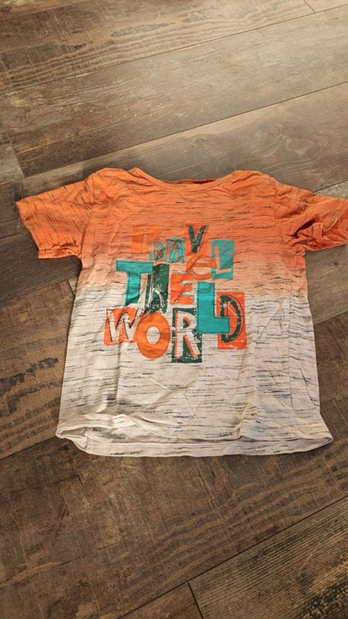 T-shirt tex 3 4 ans en très bon état