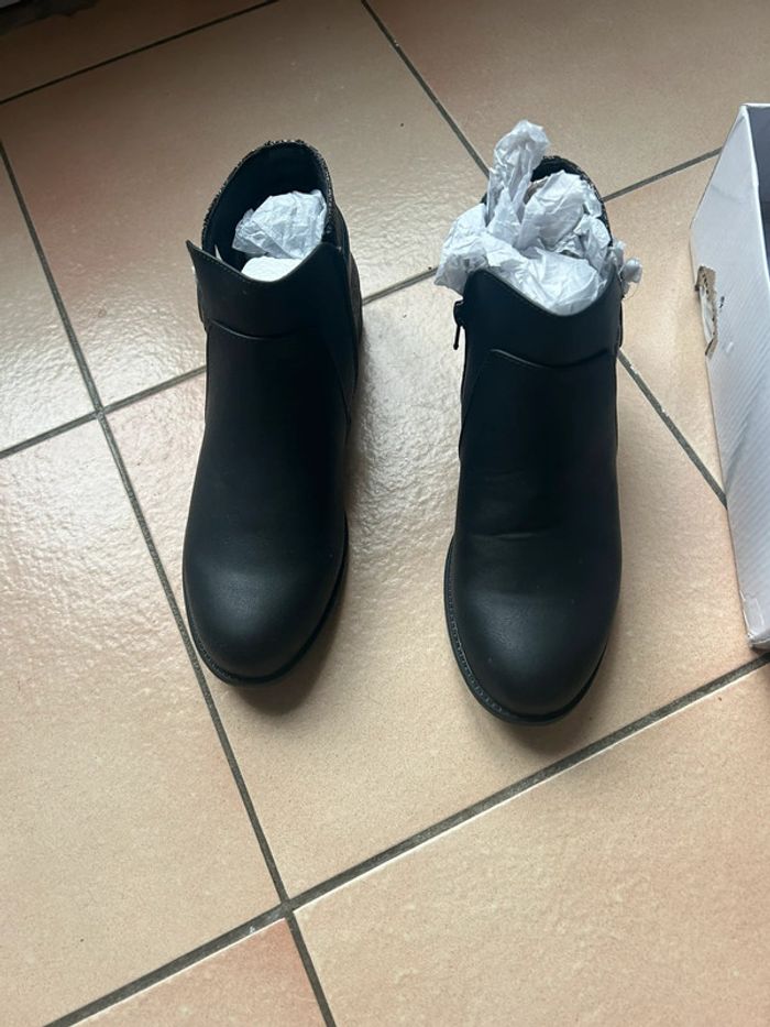 Bottine neuve taille 38 dans sa boîte - photo numéro 2