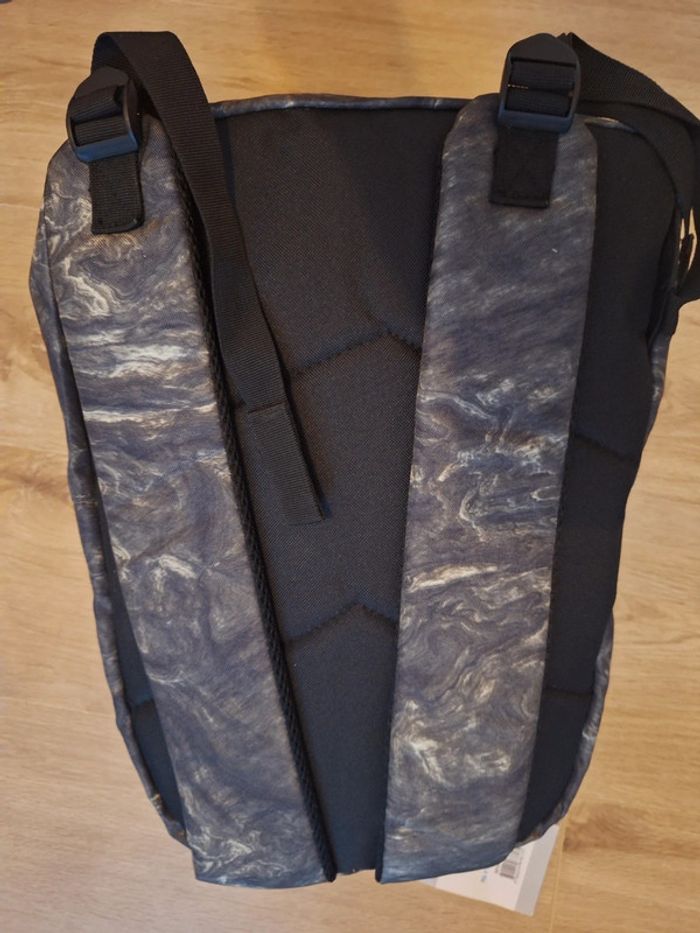 🎒 Sac à dos Snowball marbré 🎒
Cartable - photo numéro 6