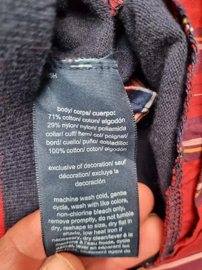 Pull col V Tommy Hilfiger avec chemise intégrée – Taille M Femme (mesures en photo) - photo numéro 7