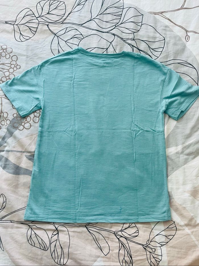 Tee shirt neuf - photo numéro 3