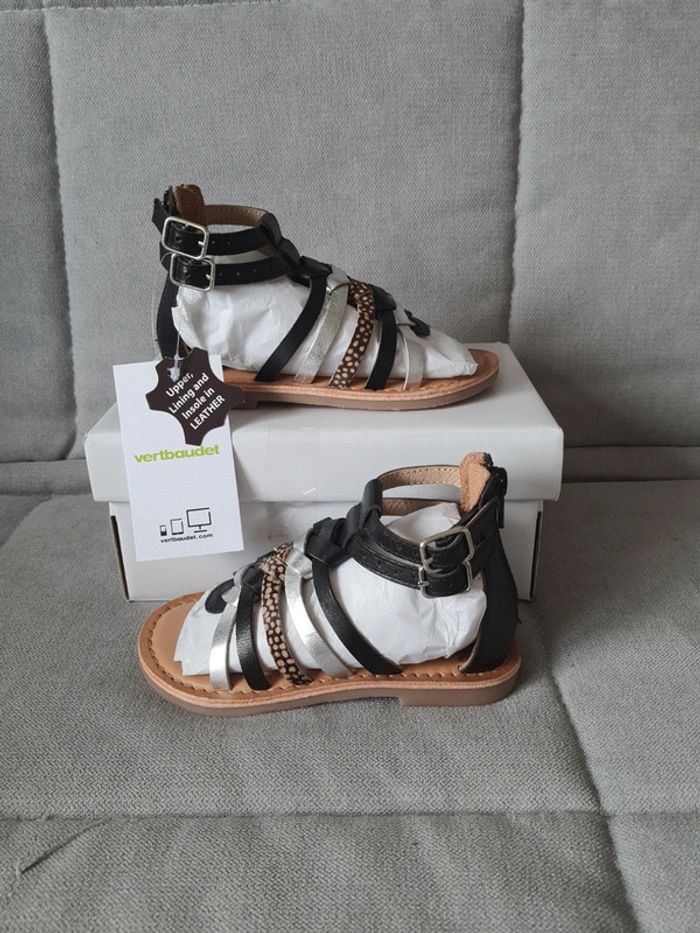Sandales nu-pieds spartiates en cuir Vertbaudet pointure 25 neuf avec étiquettes - photo numéro 4