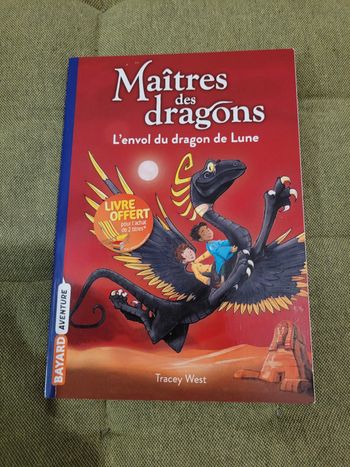 livre le maître des dragons (3e)