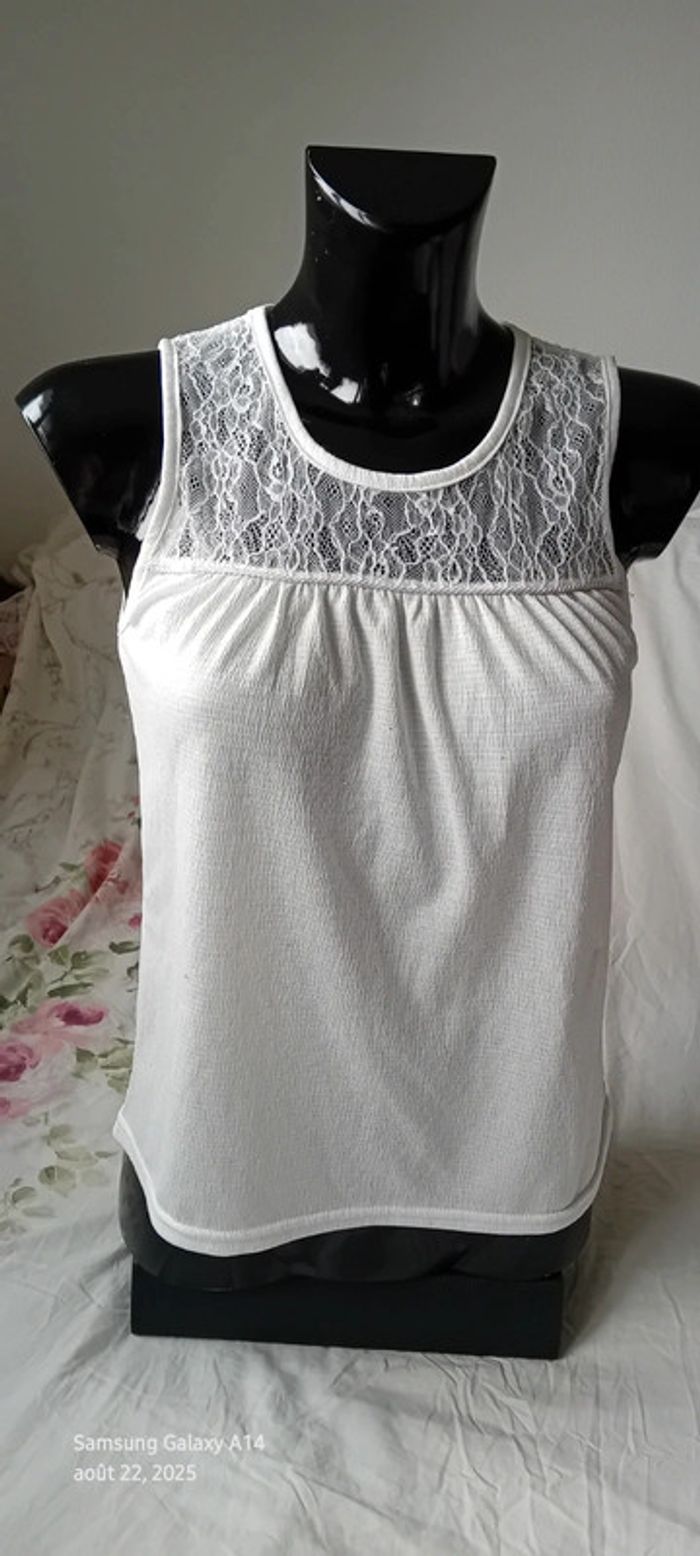 Haut blanc sans manches avec dentelle aspect gaufré fille 14 ans FPC - photo numéro 2