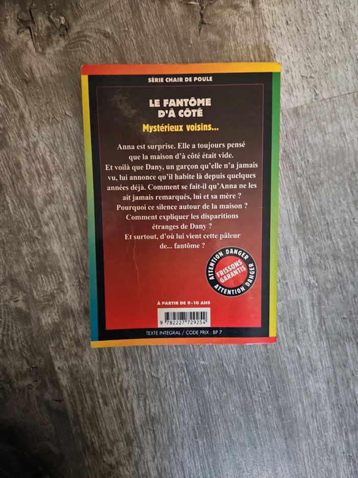 Livre le fantôme d'à côté - photo numéro 2