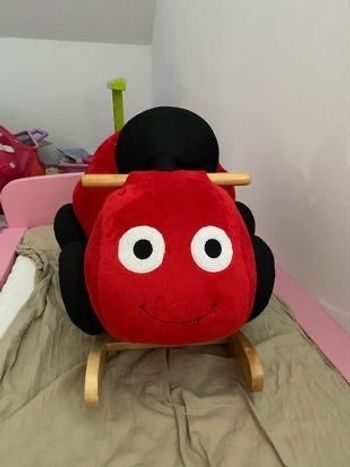 Voiture à bascule musicale