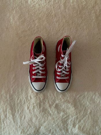 Converse montantes rouges