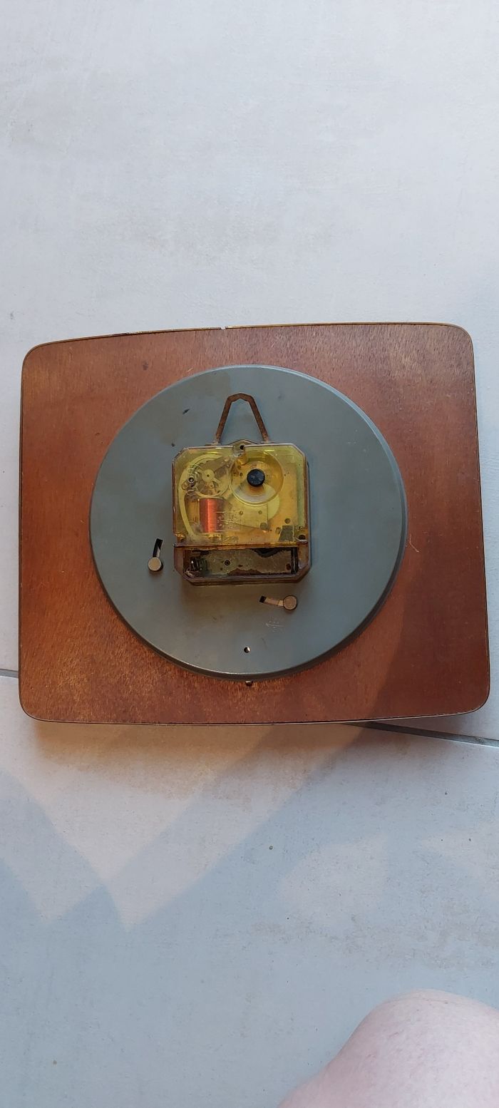 Pendule vintage en formica bayard - photo numéro 2