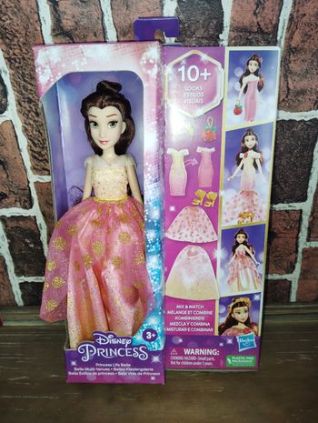 Coffret poupée Belle Disney avec tenues