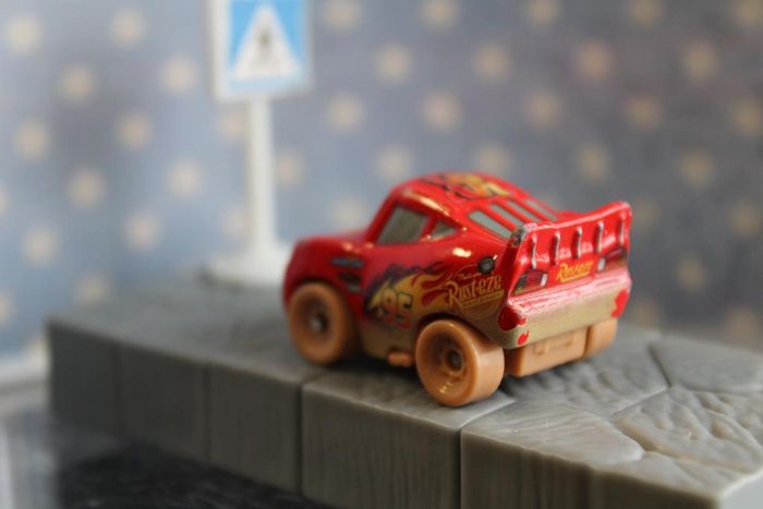 Disney Pixar cars mini racer Flash Mc Queen - photo numéro 3