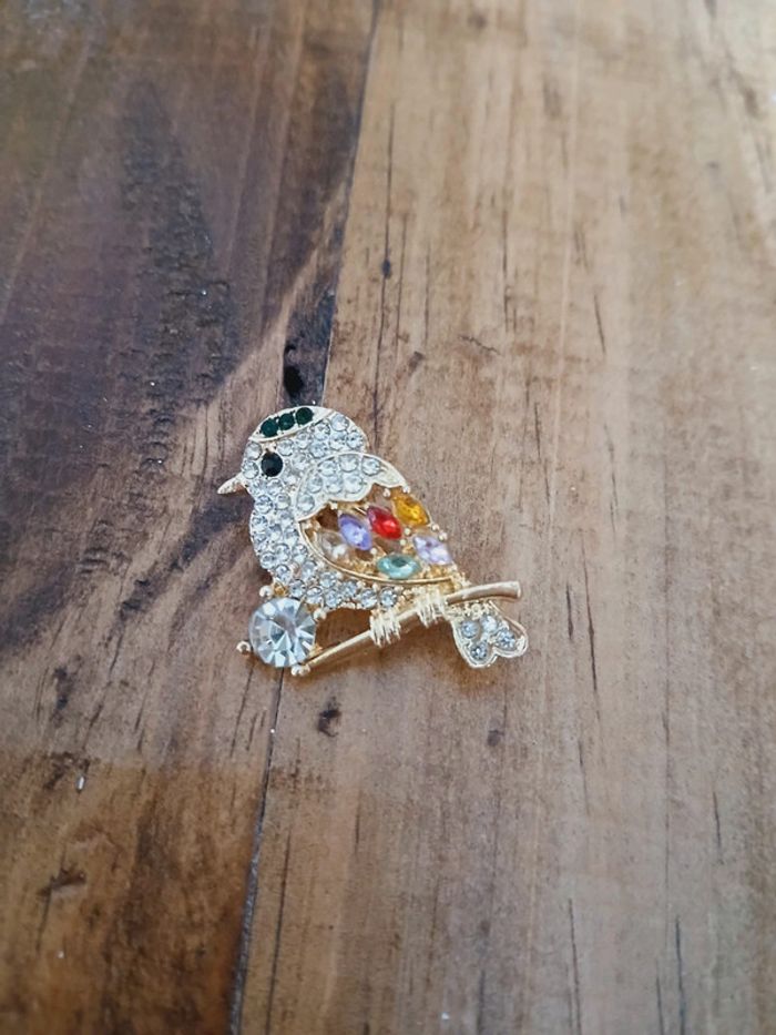 Broche petit oiseau strass - photo numéro 2