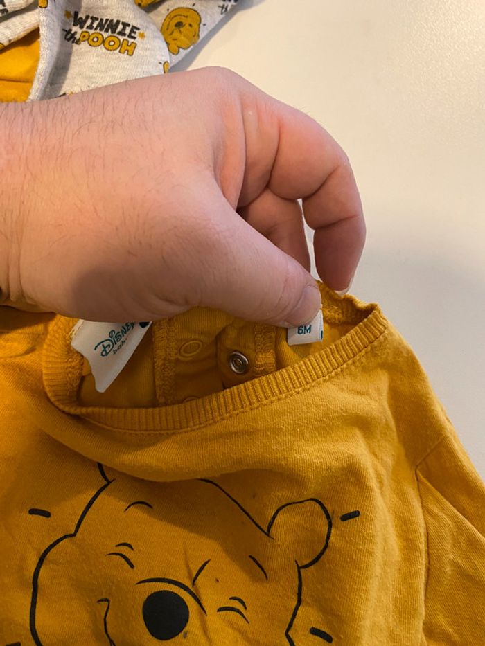 Lot gilet et teeshirt Winnie l’ourson Disney baby 6 mois - photo numéro 3