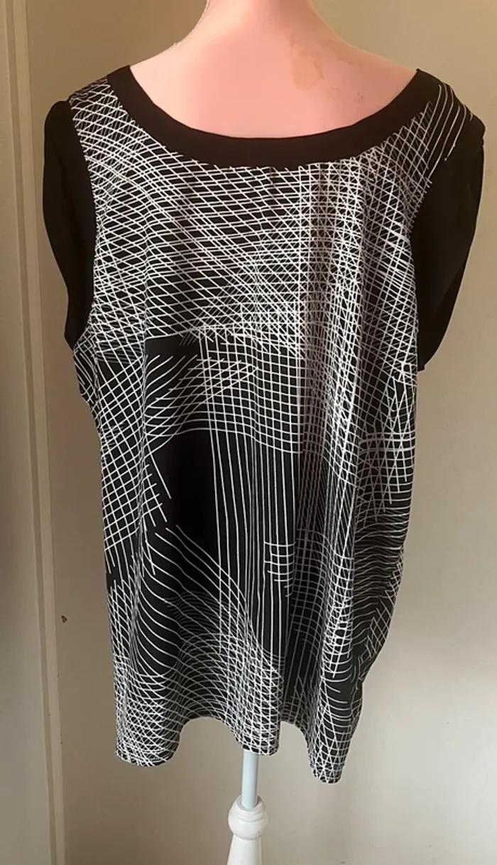 Haut noir et blanc grande taille 50 Emoi en plus - photo numéro 3
