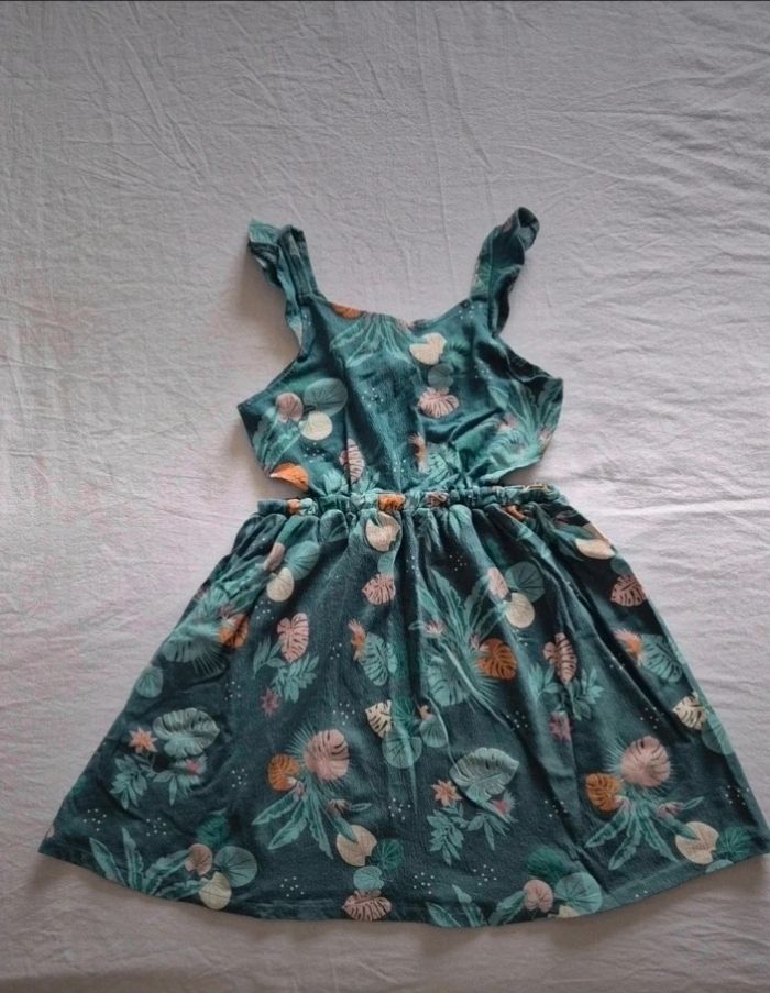 Robe fleurie 10ans Kiabi