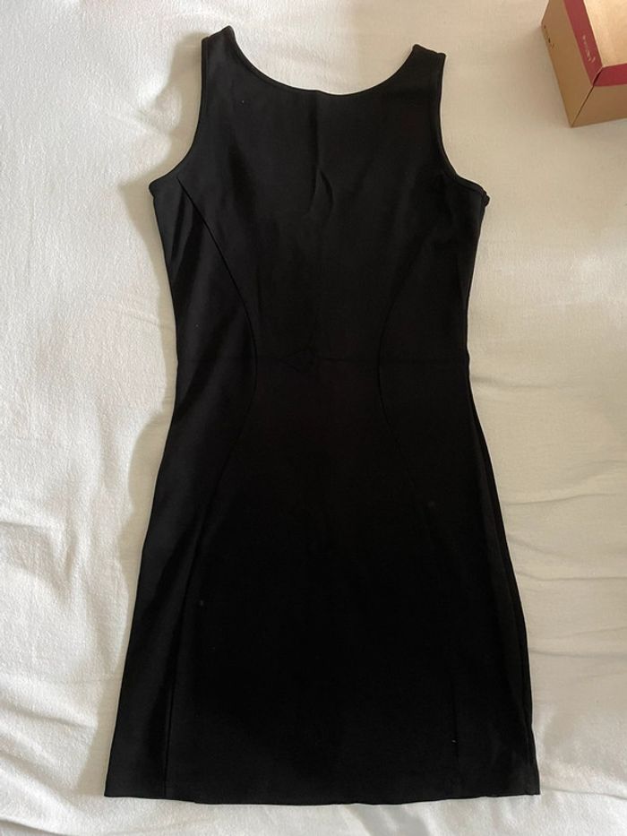 Petite robe noire à fermeture - photo numéro 4