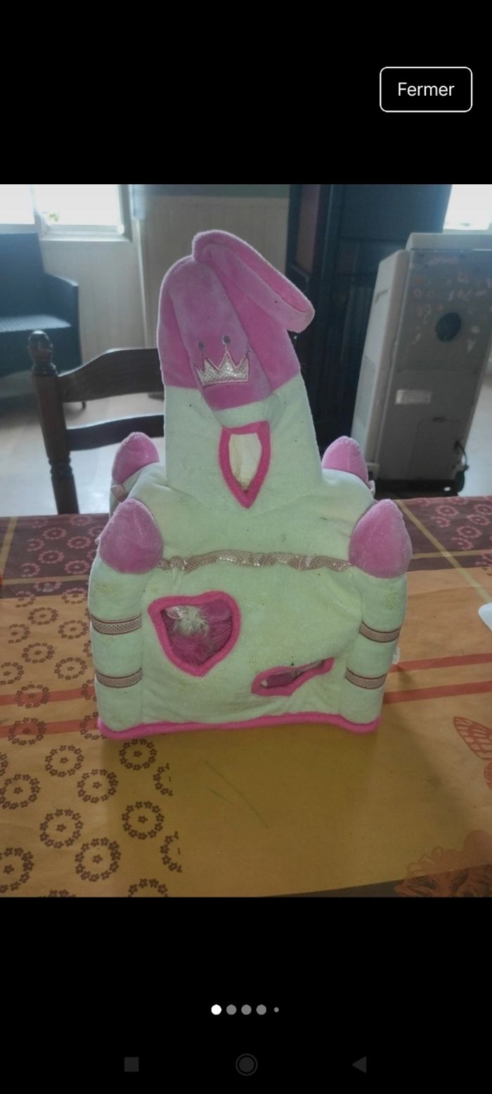 Château avec licorne tissu j41