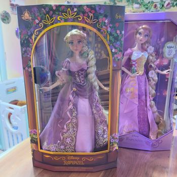 Raiponce poupée édition limitée Disneyland 