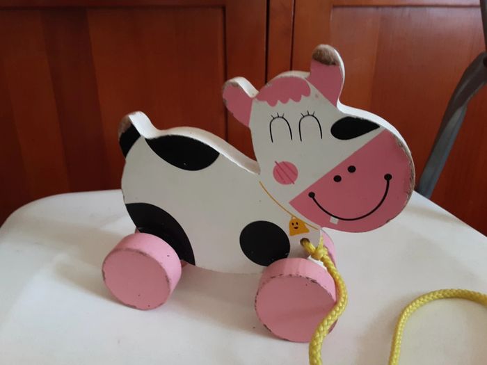 Vache en bois à tirer / promener