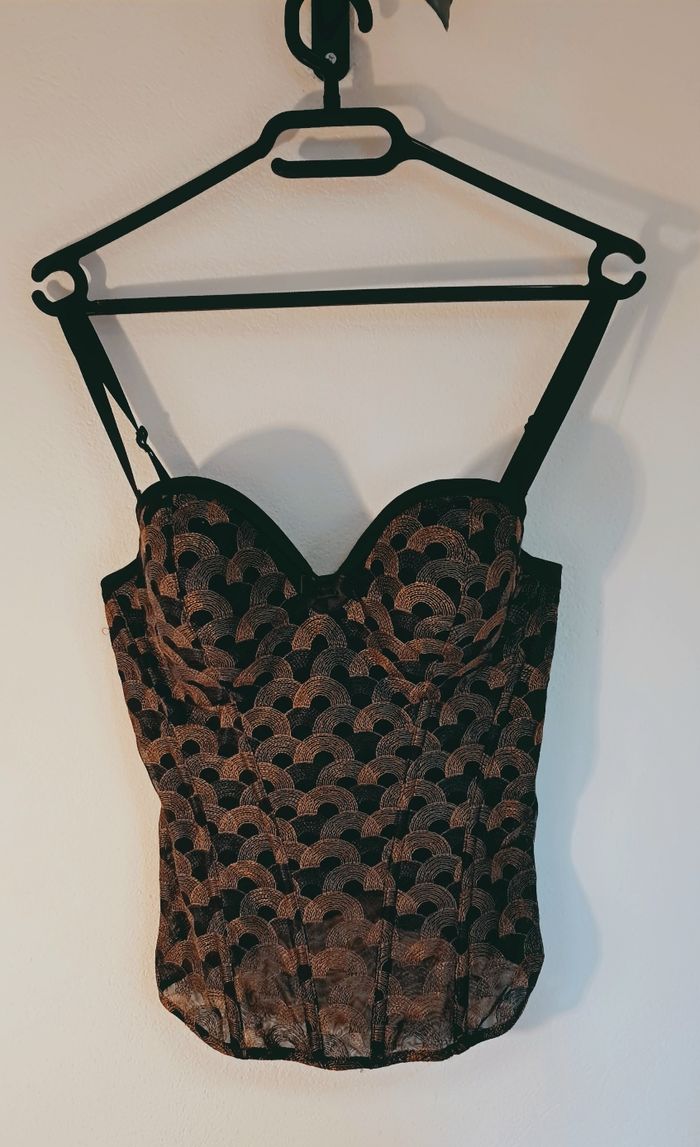 Guêpière Lou – 90D – Dentelle noir & cuivre – Option portes-jarretelles - photo numéro 2