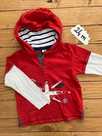 Haut manches longues à capuche