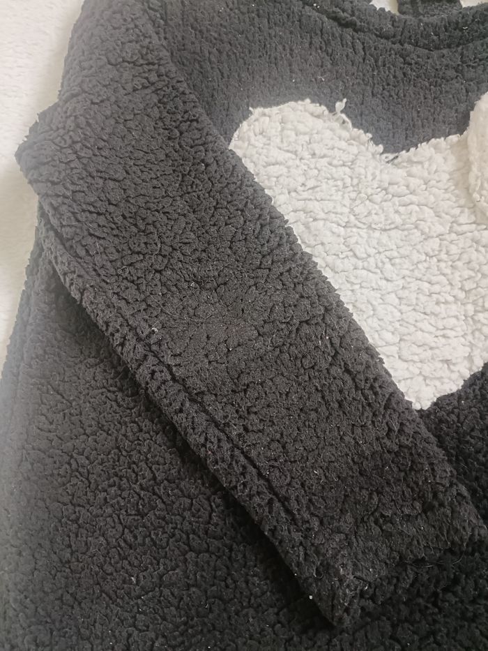 Pull noir avec coeur blanc Mini Holly 10/12 - photo numéro 2