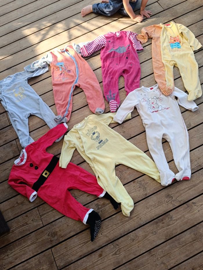Lot 8 pyjamas 23 mois - photo numéro 11