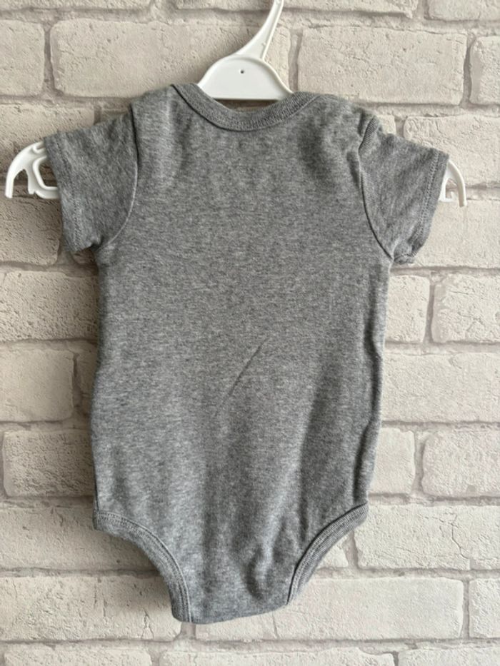 Body nike taille 6/12 mois - photo numéro 2