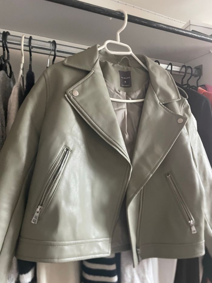 Veste en cuir vert pastel - photo numéro 3