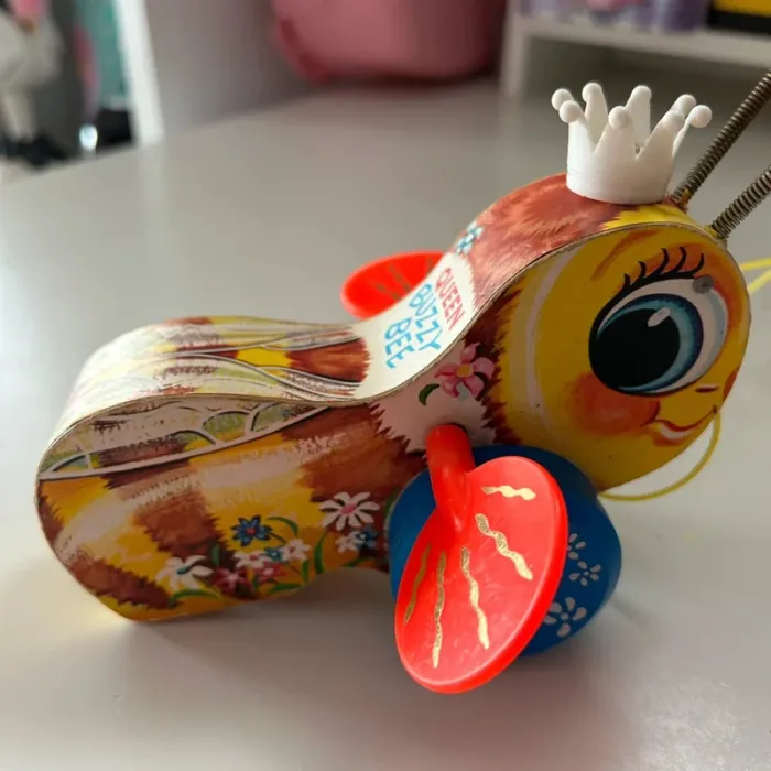 Queen buzzy abeille fisher price vintage - photo numéro 2