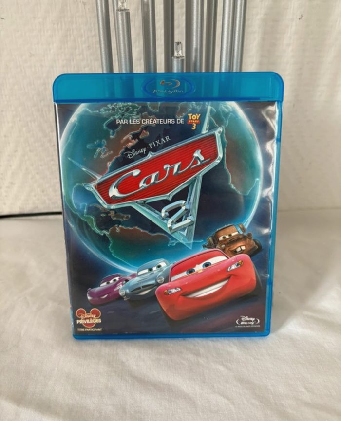 • Blu-ray ~ Cars 2 •