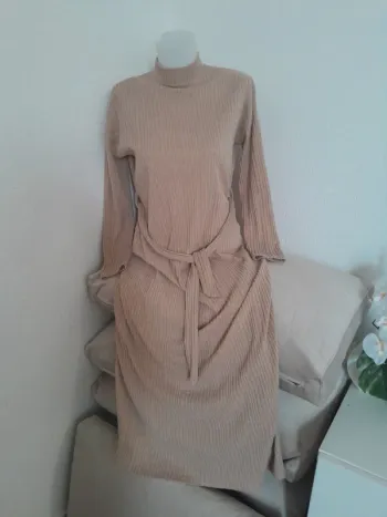 Robe pull longue 💫avec ceinture💫Primark 💫Taille 38-M