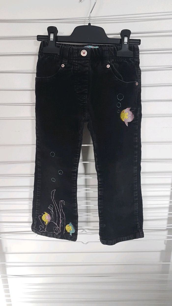 Pantalon noir avec poissons 4 ans