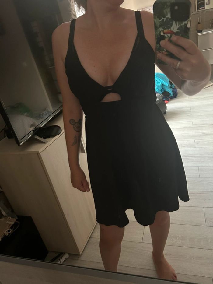 Robe noir neuve taille unique - photo numéro 2
