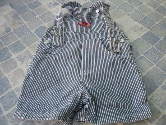 salopette courte taille 12 mois