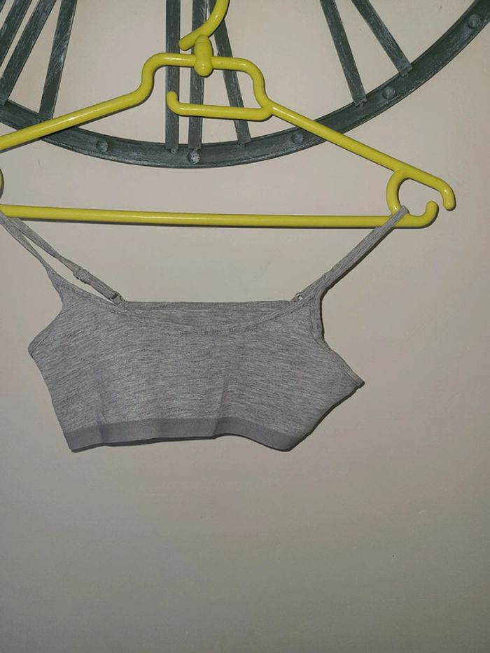 Brassière 16 ans
