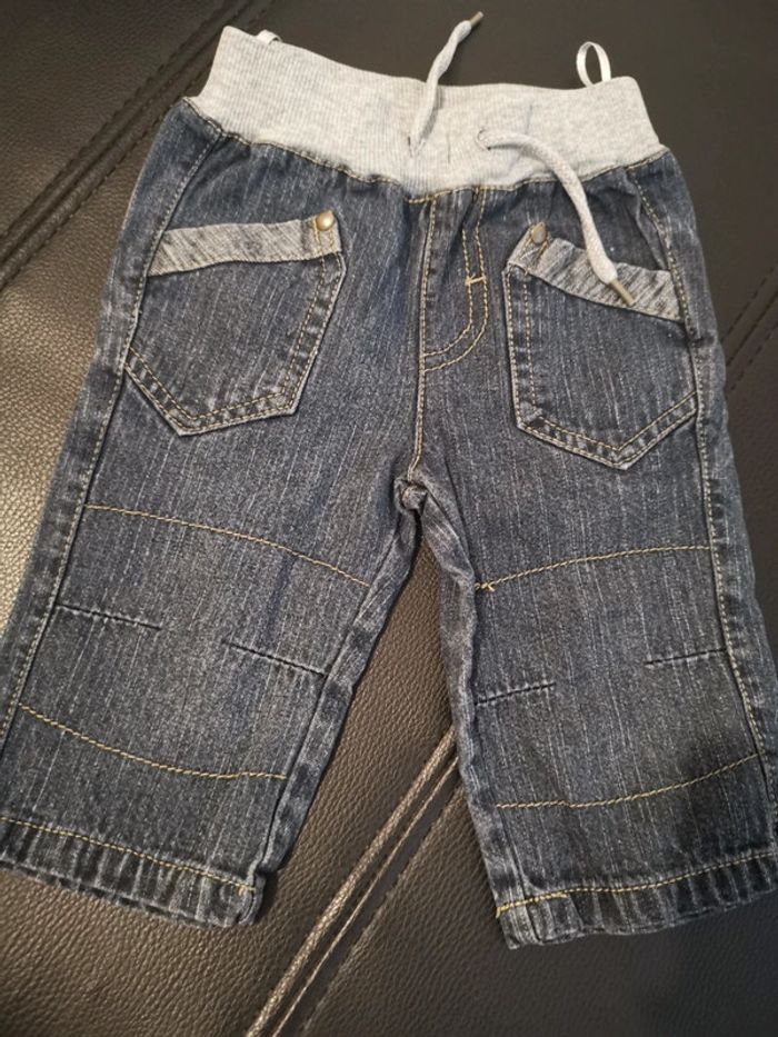 Jean 6 mois
Très bon état