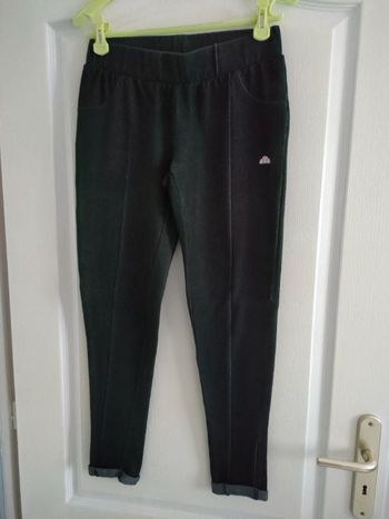 Legging femme taille M en très bon état de marque ellesse