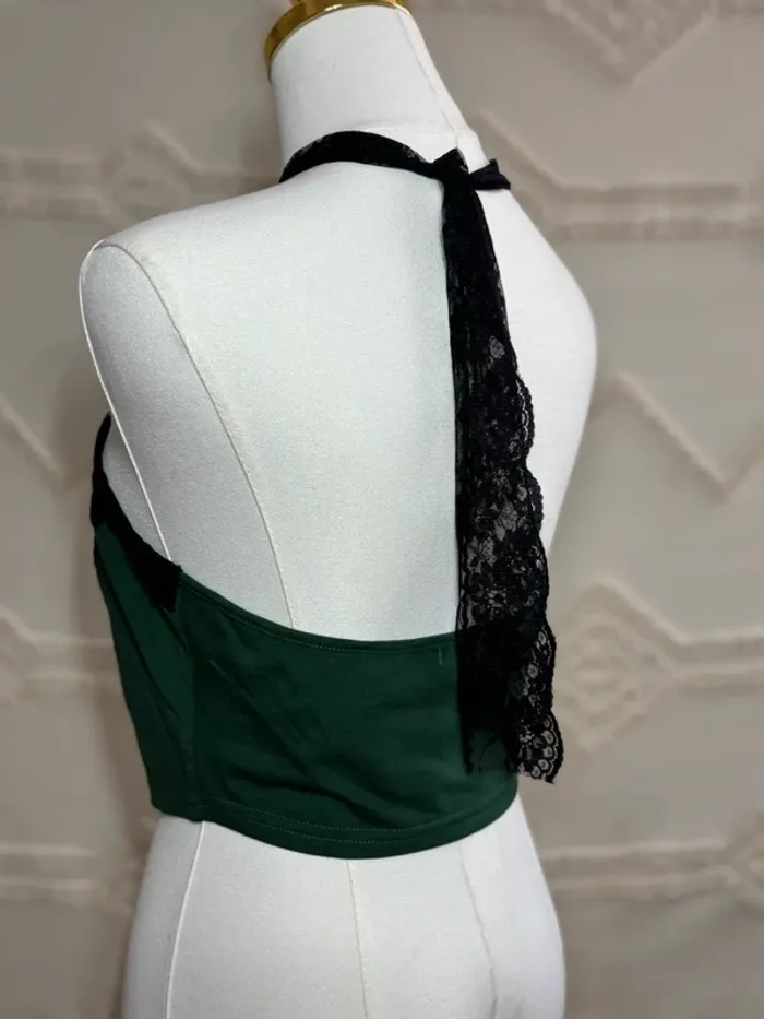 Top court vert sapin à dentelle noire – effet lingerie croisé cou – Romwe M/38 - photo numéro 3