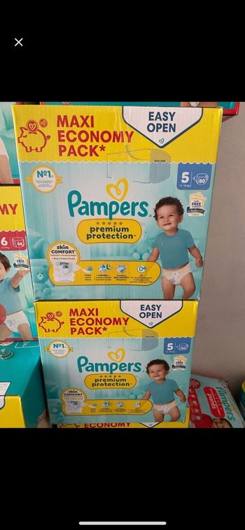Deux cartons de couches Pamper taille 5